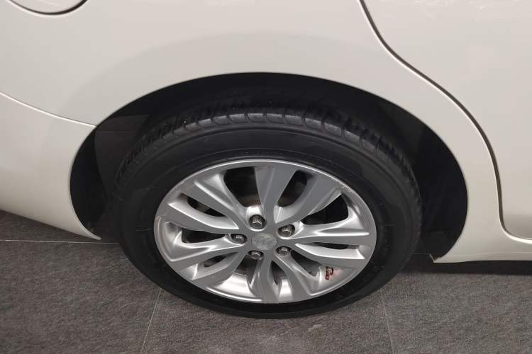 Used Buick GT 2019 15T Dual-Clutch Connected Elite Version China V Standard Exterior 5