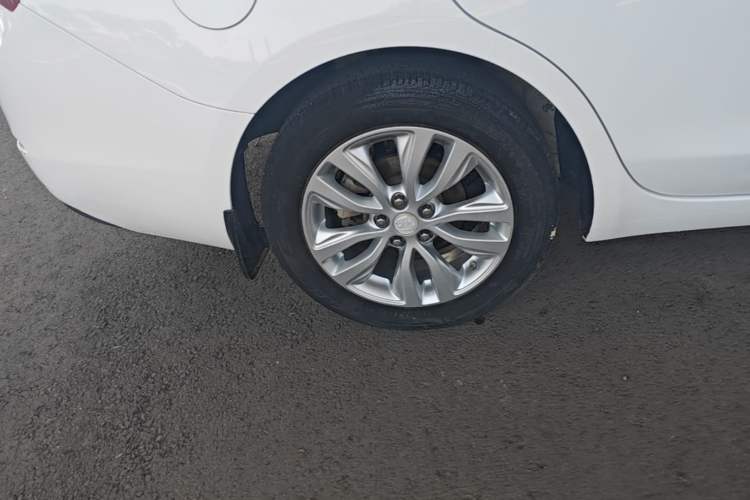 Used Buick GT 2019 15T Dual-Clutch Connected Elite Model China VI Exterior 5