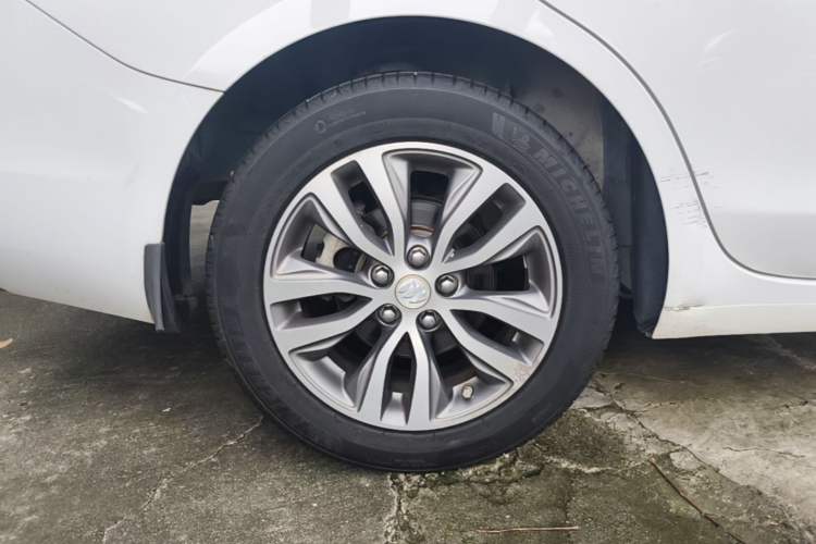 Used Buick GT 2019 18T Automatic Connected Elite Model China V Standard Exterior 5