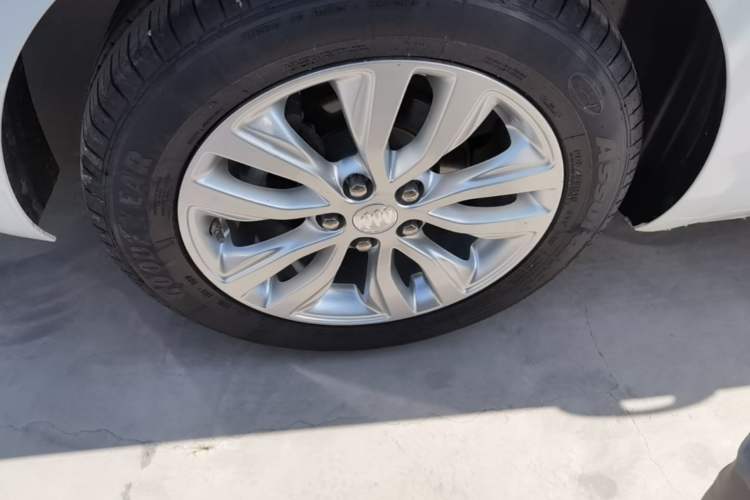 Used Buick GT 2019 15T Dual-Clutch Connected Elite Model China VI Exterior 5