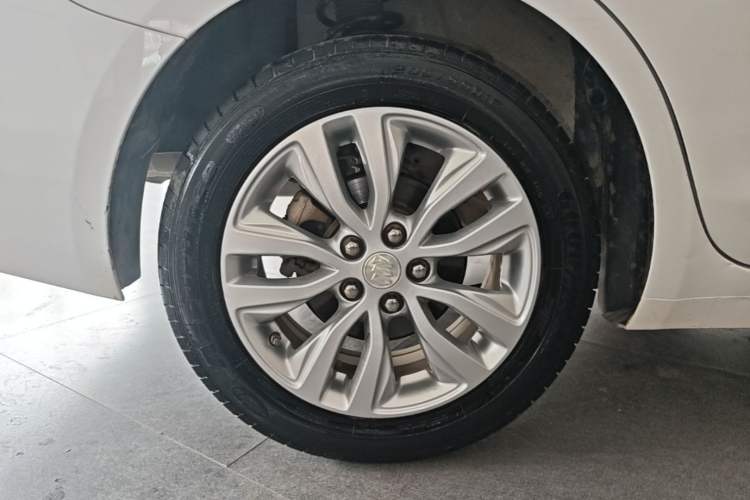 Used Buick GT 2019 15T Dual-Clutch Connected Elite Model China VI Exterior 5