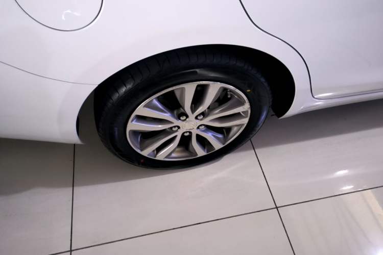 Used Buick GT 2019 18T Automatic Connected Elite Model China VI Standard Exterior 5