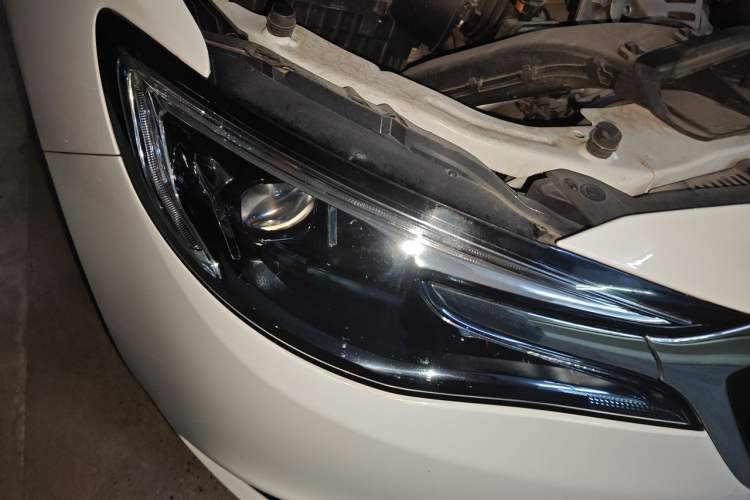 Used Buick GT 2019 15T Dual-Clutch Connected Elite Model China VI Exterior 6