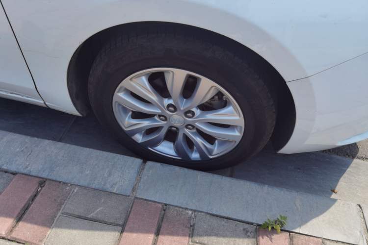 Used Buick GT 2019 15T Dual-Clutch Connected Elite Model China VI Exterior 7