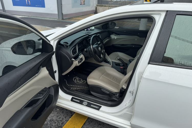 Used Buick GT 2019 15T Dual-Clutch Connected Elite Version China V Standard Exterior 8