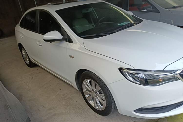 Used Buick GT 2019 15T Dual-Clutch Connected Elite Model China VI Front Right 45 Deg