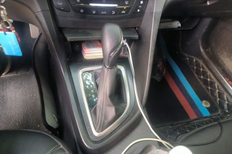 Used Buick GT 2019 18T Automatic Connected Elite Model China VI Standard Gear Lever