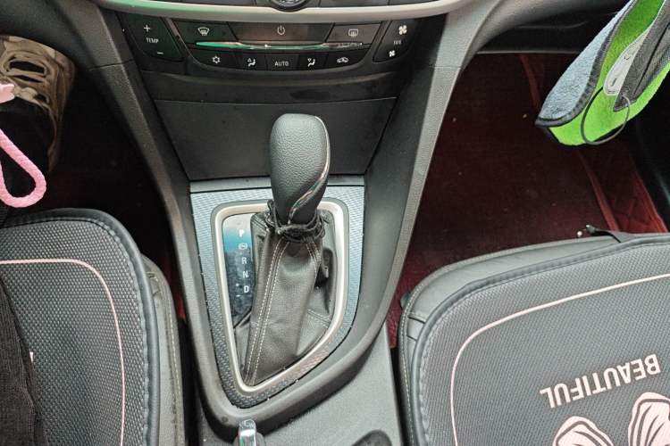 Used Buick GT 2019 18T Automatic Connected Elite Model China VI Standard Gear Lever
