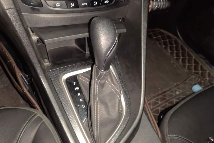 Used Buick GT 2019 18T Automatic Connected Elite Model China VI Standard Gear Lever