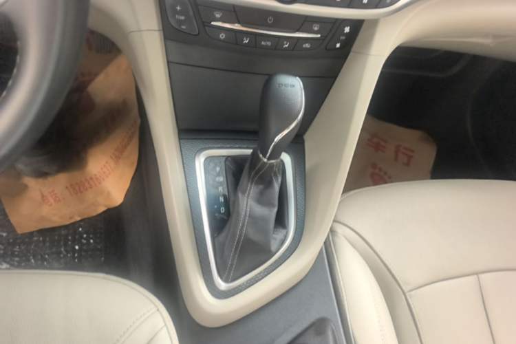 Used Buick GT 2019 15T Dual-Clutch Connected Elite Model China VI Gear Lever