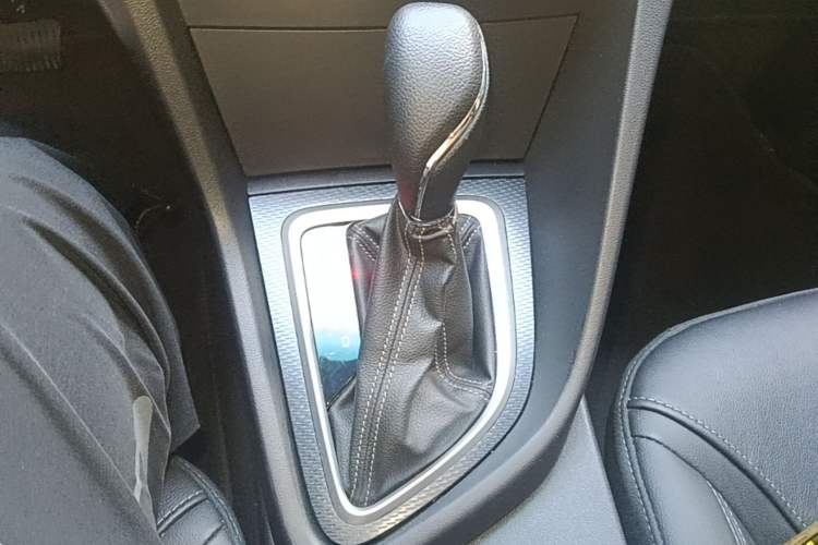 Used Buick GT 2019 18T Automatic Connected Elite Model China VI Standard Gear Lever