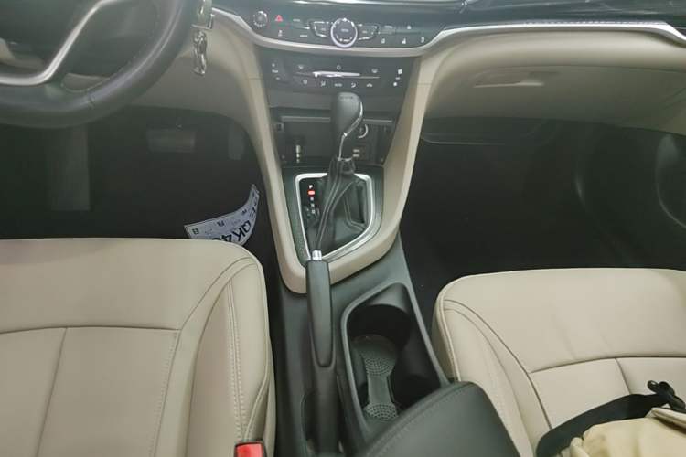 Used Buick GT 2019 15T Dual-Clutch Connected Elite Model China VI Gear Lever