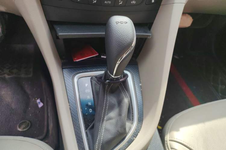 Used Buick GT 2019 15T Dual-Clutch Connected Elite Model China VI Gear Lever