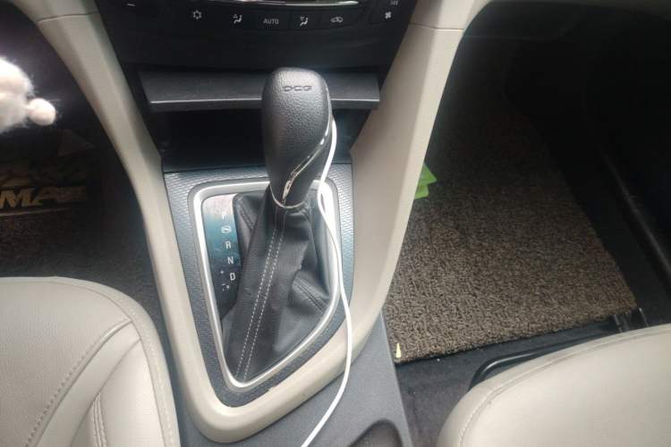 Used Buick GT 2019 15T Dual-Clutch Connected Elite Model China VI Gear Lever