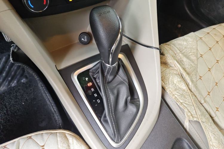 Used Buick GT 2019 15T Dual-Clutch Advanced Version China VI Standard Gear Lever