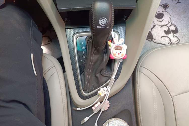 Used Buick GT 2019 15T Dual-Clutch Connected Elite Model China VI Gear Lever