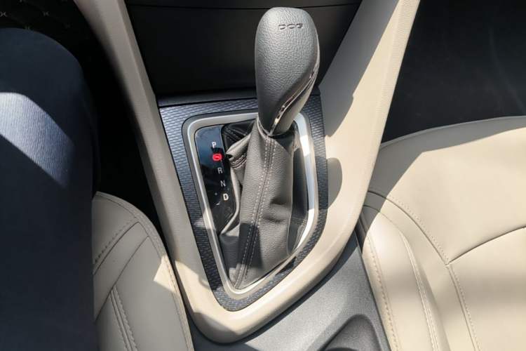 Used Buick GT 2019 15T Dual-Clutch Connected Elite Model China VI Gear Lever