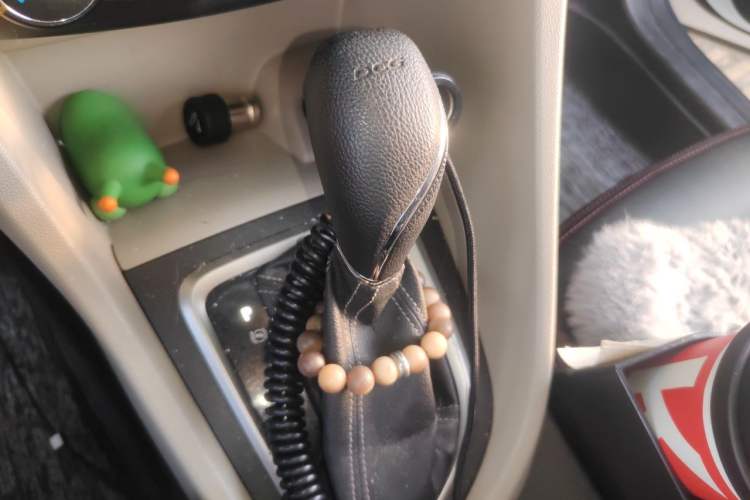 Used Buick GT 2019 15T Dual-Clutch Advanced Version China VI Standard Gear Lever
