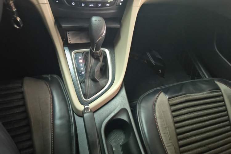 Used Buick GT 2019 15T Dual-Clutch Connected Elite Version China V Standard Gear Lever