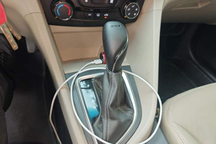 Used Buick GT 2019 15T Dual-Clutch Advanced Version China VI Standard Gear Lever