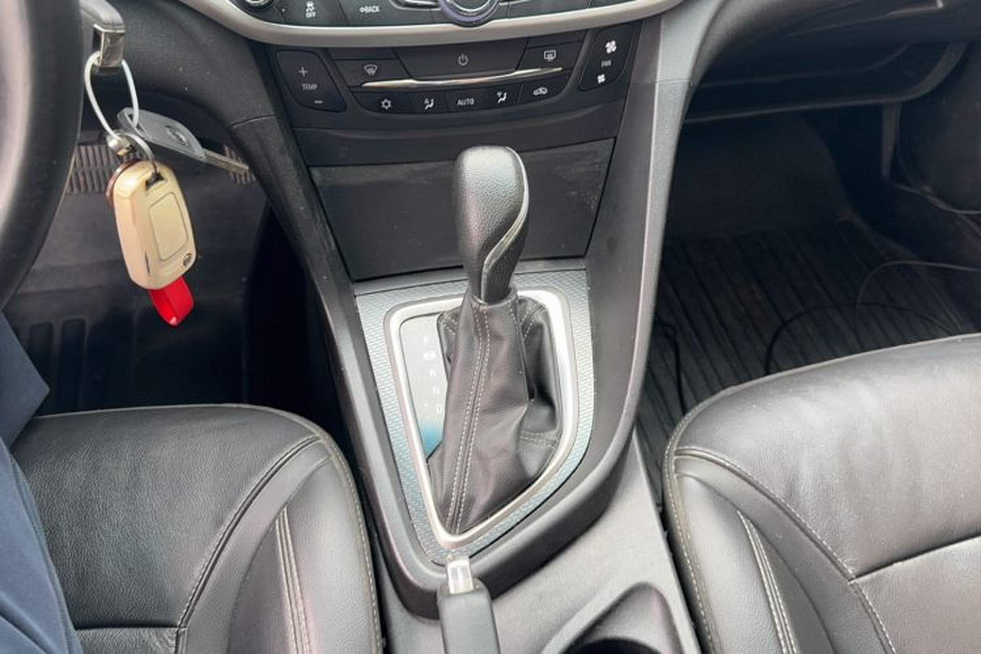 Used Buick GT 2019 18T Automatic Connected Elite Model China V Standard Gear Lever