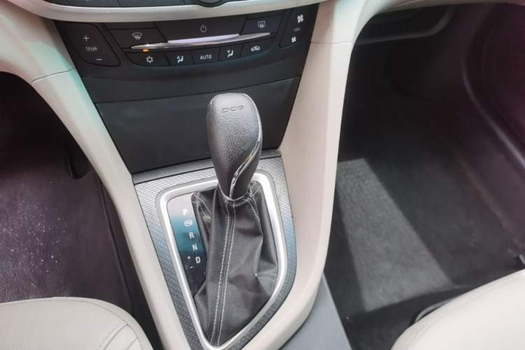 Used Buick GT 2019 15T Dual-Clutch Connected Elite Version China V Standard Gear Lever