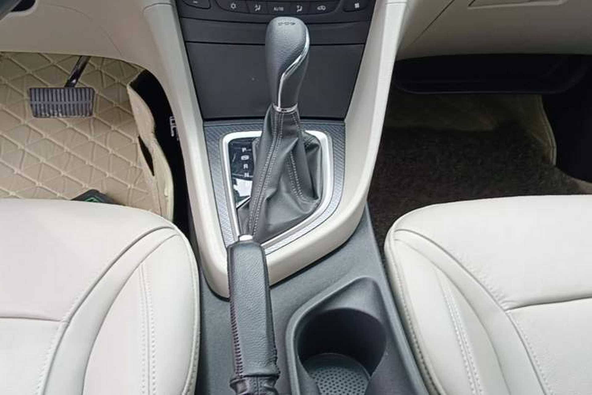 Used Buick GT 2019 15T Dual-Clutch Connected Elite Model China VI Gear Lever