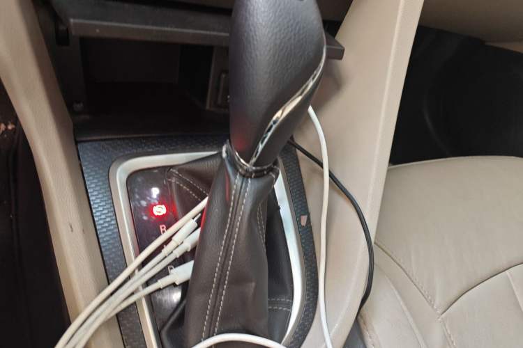 Used Buick GT 2019 15T Dual-Clutch Connected Elite Model China VI Gear Lever