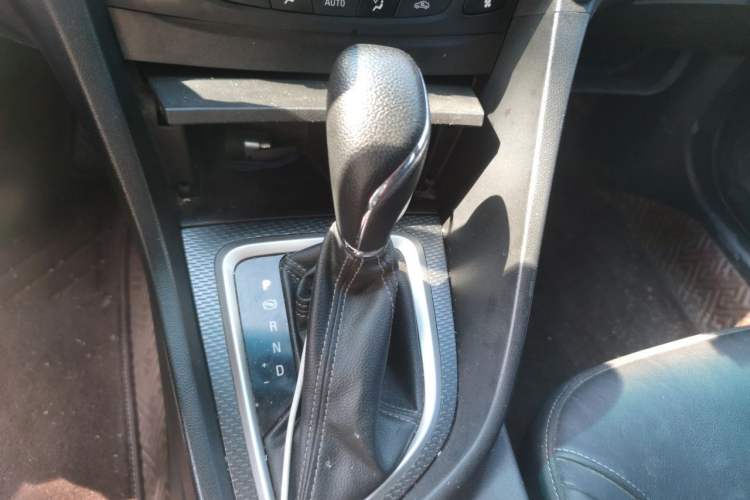 Used Buick GT 2019 18T Automatic Connected Elite Model China VI Standard Gear Lever