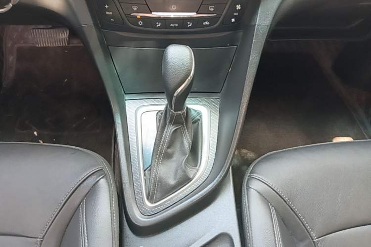 Used Buick GT 2019 18T Automatic Connected Elite Model China VI Standard Gear Lever