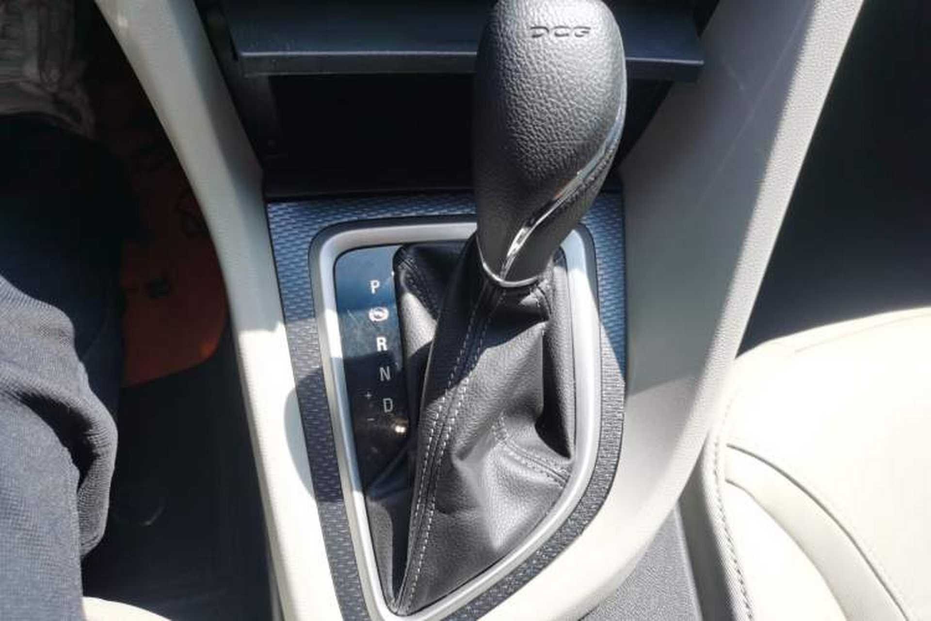 Used Buick GT 2019 15T Dual-Clutch Connected Elite Model China VI Gear Lever