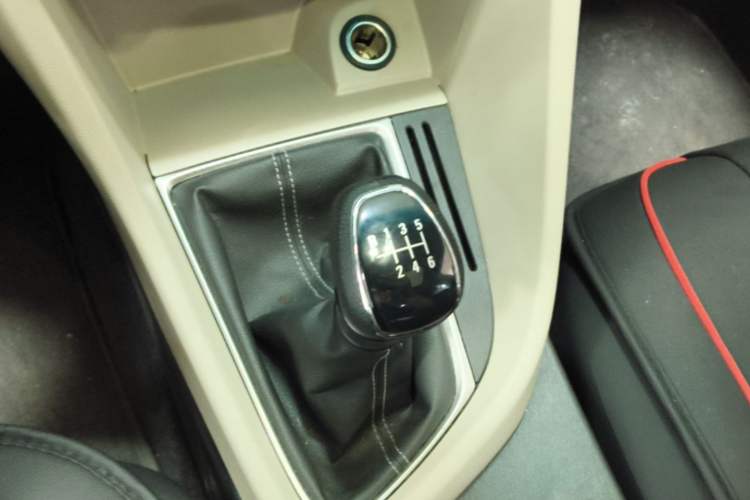 Used Buick GT 2019 15T Manual Elite Version China VI Standard Gear Lever