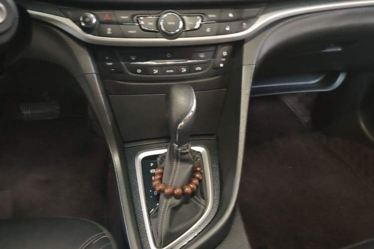 Used Buick GT 2019 18T Automatic Connected Elite Model China VI Standard Gear Lever