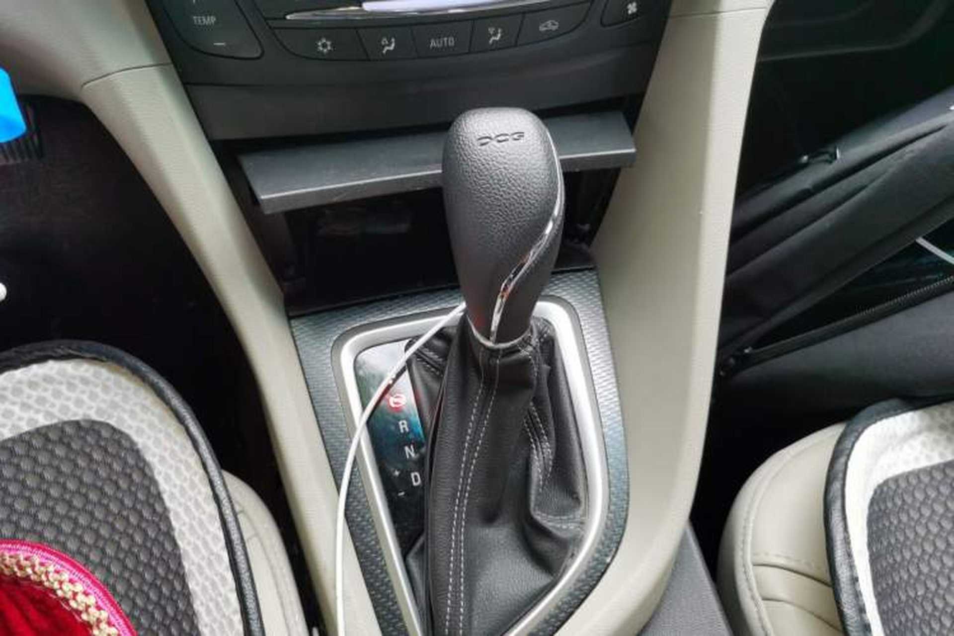 Used Buick GT 2019 15T Dual-Clutch Connected Elite Model China VI Gear Lever