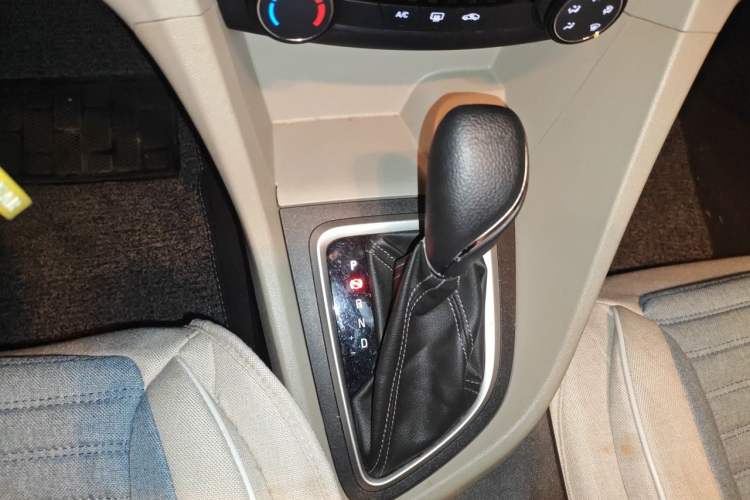 Used Buick GT 2019 15T Dual-Clutch Advanced Version China VI Standard Gear Lever