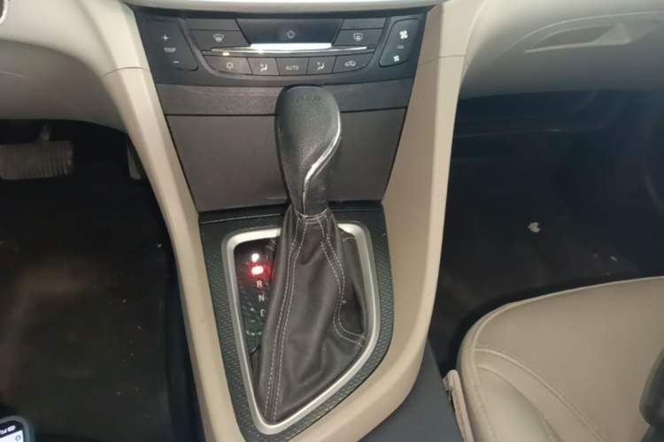 Used Buick GT 2019 15T Dual-Clutch Connected Elite Model China VI Gear Lever