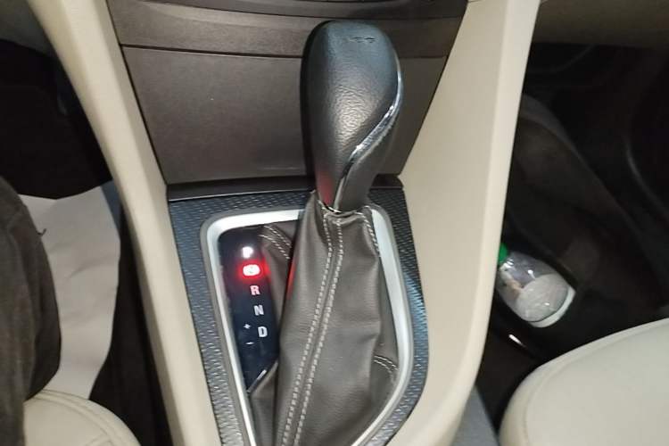 Used Buick GT 2019 15T Dual-Clutch Connected Elite Model China VI Gear Lever