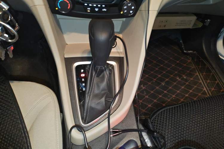 Used Buick GT 2019 15T Dual-Clutch Advanced Version China VI Standard Gear Lever