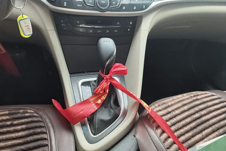Used Buick GT 2019 15T Dual-Clutch Connected Elite Model China VI Gear Lever