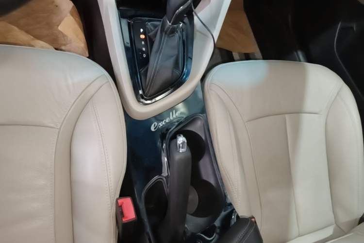 Used Buick GT 2019 15T Dual-Clutch Connected Elite Version China V Standard Gear Lever