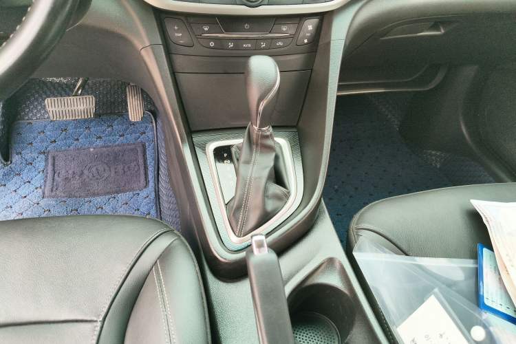 Used Buick GT 2019 18T Automatic Connected Elite Model China VI Standard Gear Lever