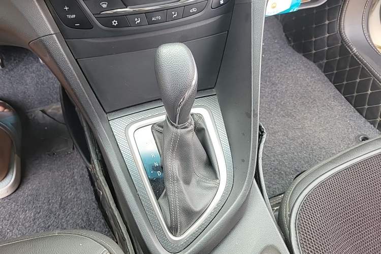Used Buick GT 2019 18T Automatic Connected Elite Model China V Standard Gear Lever