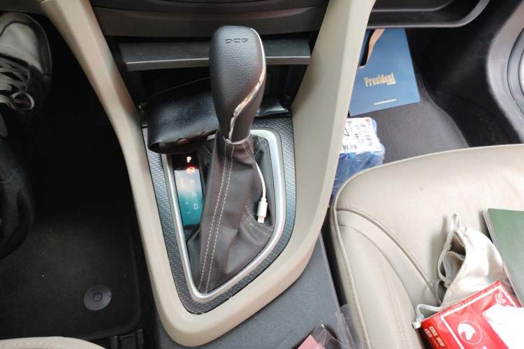 Used Buick GT 2019 15T Dual-Clutch Connected Elite Model China VI Gear Lever