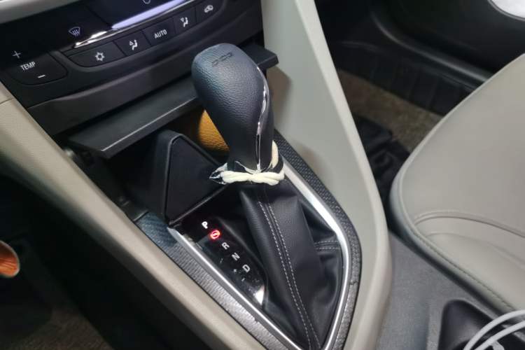 Used Buick GT 2019 15T Dual-Clutch Connected Elite Model China VI Gear Lever