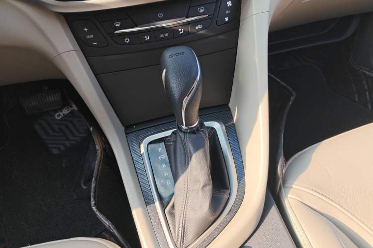 Used Buick GT 2019 15T Dual-Clutch Connected Elite Model China VI Gear Lever