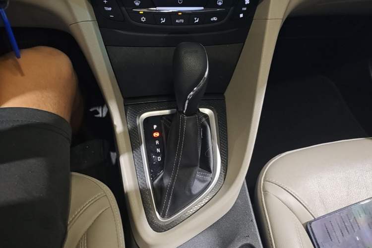 Used Buick GT 2019 15T Dual-Clutch Connected Elite Model China VI Gear Lever