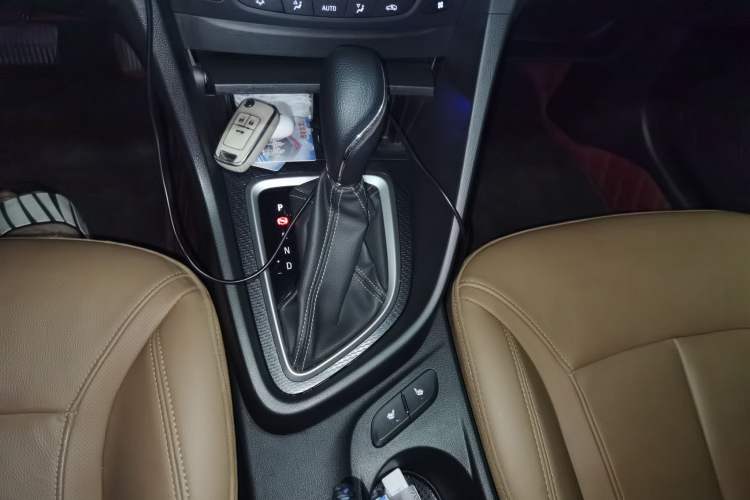 Used Buick GT 2019 18T Automatic Connected Flagship Version China VI Standard Gear Lever