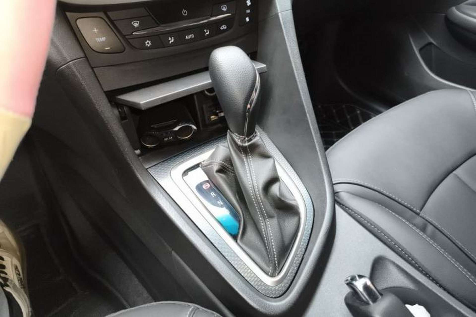 Used Buick GT 2019 18T Automatic Connected Elite Model China V Standard Gear Lever