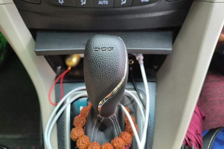 Used Buick GT 2019 15T Dual-Clutch Connected Elite Model China VI Gear Lever