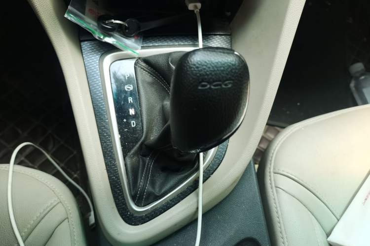 Used Buick GT 2019 15T Dual-Clutch Connected Elite Version China V Standard Gear Lever